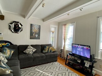 23 1st St, Taunton, MA 02780