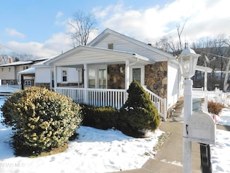 817 E Hartzell Ave, Altoona, PA 16602