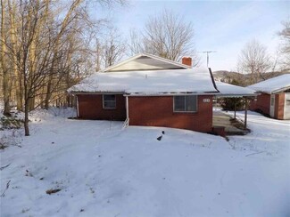 312 Norwood Dr, Beaver Falls, PA 15010