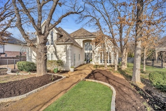 714 Shorecrest Dr, Southlake, TX 76092