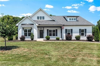 121 Beauchamp Oaks Ct, Advance, NC 27006