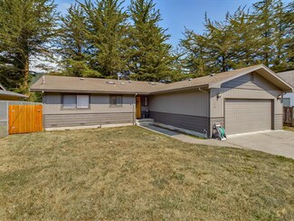 174 Belleview Ave, Rio Dell, CA 95562