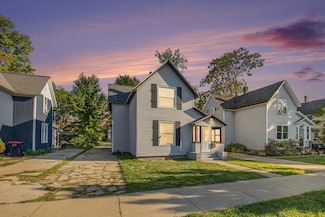 215 W 14th St, Holland, MI 49423