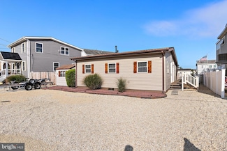 8 Weaver Dr, Manahawkin, NJ 08050