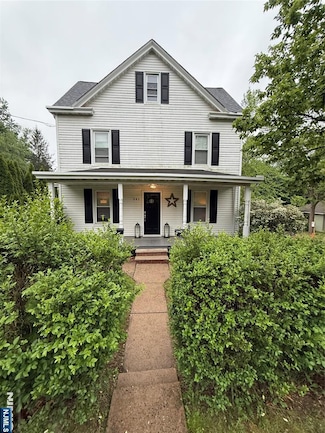 241 Glen Ave, Midland Park, NJ 07432