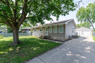 916 Wilson Ct, Zion, IL 60099