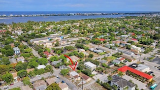 701 S J St, Lake Worth, FL 33460