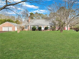 108 Old Lakeside Dr, Yorktown, VA 23692