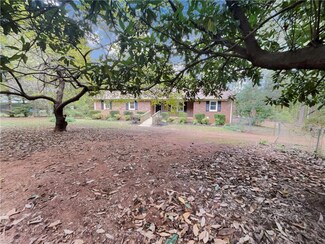 135 Darrell Davis Rd, Burlington, NC 27217