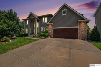 7313 S 166th St, Omaha, NE 68136