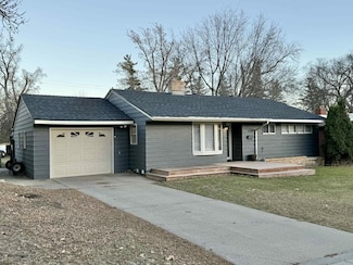 1129 Minnesota Ave, Detroit Lakes, MN 56501