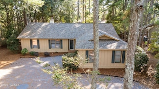 335 St Andrews Dr, Pinehurst, NC 28374