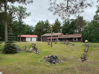 7407 Kermit Ln, South Branch, MI 48761