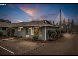 13647 Gaffney Ln Unit 10, Oregon City, OR 97045