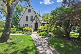 109 Argyle Ave, New Rochelle, NY 10804