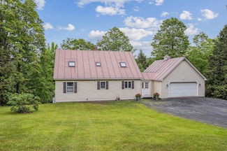 530 West Rd, Barnard, VT 05031
