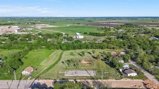 702 N Reagan St, West, TX 76691