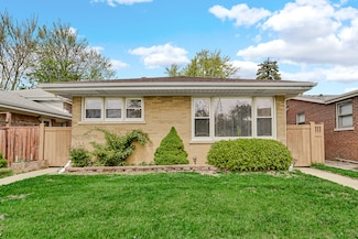 4028 Howard St, Skokie, IL 60076