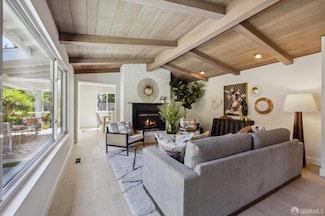 22 Lance Ct, Moraga, CA 94556