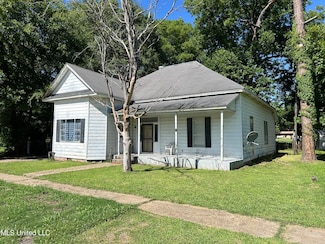 202 Dewey St, Itta Bena, MS 38941