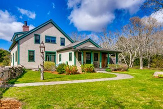 6 N Vine Ln, Vineyard Haven, MA 02568