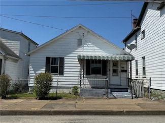 128 Thompson St, Latrobe, PA 15650