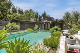 1002 N Bundy Dr, Los Angeles, CA 90049