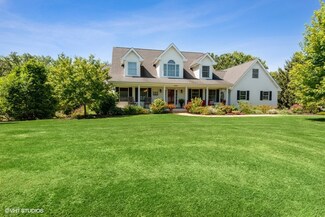 5009 Country Oaks Dr, Johnsburg, IL 60051