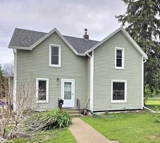 404 Worth St, Ackley, IA 50601