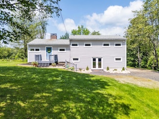 626 County Rd, New London, NH 03257