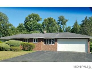 25 Harts Hill Cir, Whitesboro, NY 13492