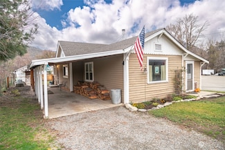 217 Locust Ave N, Tonasket, WA 98841