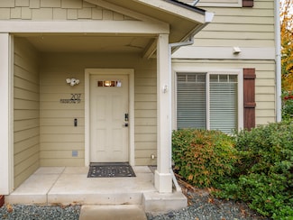 207 Madrone St, Rogue River, OR 97537