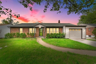 1804 S New Florissant Rd, Florissant, MO 63031