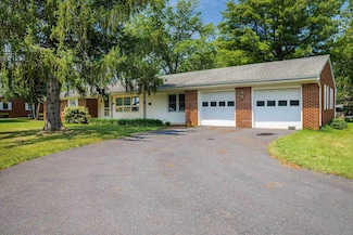 1203 Dogwood Ave, Grottoes, VA 24441