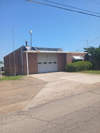249 Airline Rd, Columbus, MS 39702