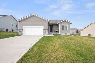 2424 N 7th Ave E, Newton, IA 50208