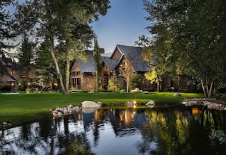 2388 E Oakhill Dr, Holladay, UT 84121