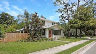 704 NE 4th St, Gainesville, FL 32601