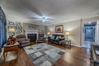 715 W Madison Ave Unit 2, Lebanon, MO 65536