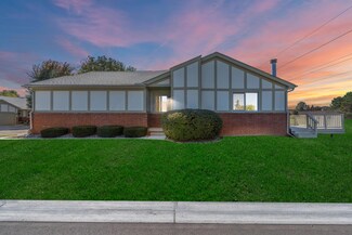 41975 Brookview Ln, Clinton Township, MI 48038