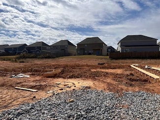 253 Black Oak Dr, Smiths Station, AL 36877