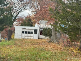 71 Elm Ave, Iselin, NJ 08830