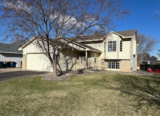 1326 Primrose Ln, Shakopee, MN 55379