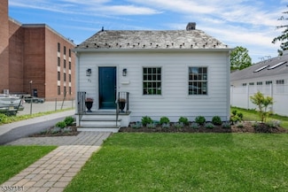 25 Maple Ave, Morristown, NJ 07960