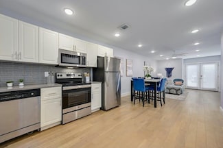 909 Reinli St Unit 143, Austin, TX 78751