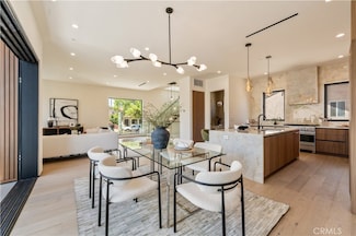 836 Waterloo St, Los Angeles, CA 90026