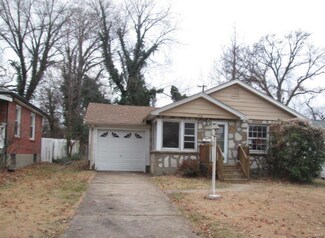 1923 Stillwater Dr, Saint Louis, MO 63114