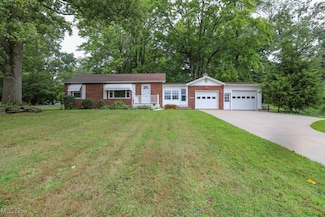 2239 Erie St, Ravenna, OH 44266