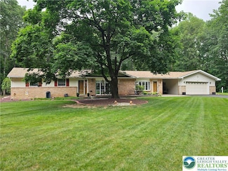450 Old Allentown Rd, Wind Gap, PA 18091